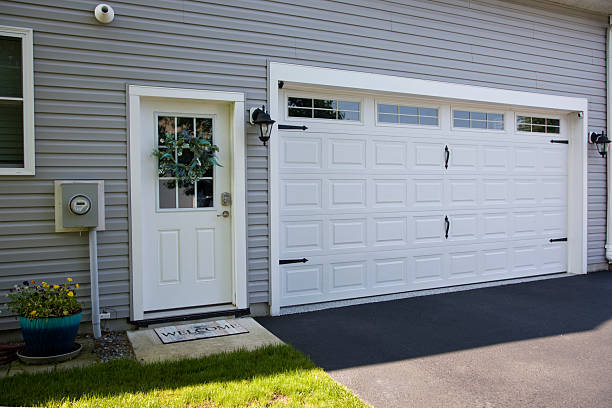 24/7 Emergency Garage Door Panel Replacement experts in Avery Creek, NC